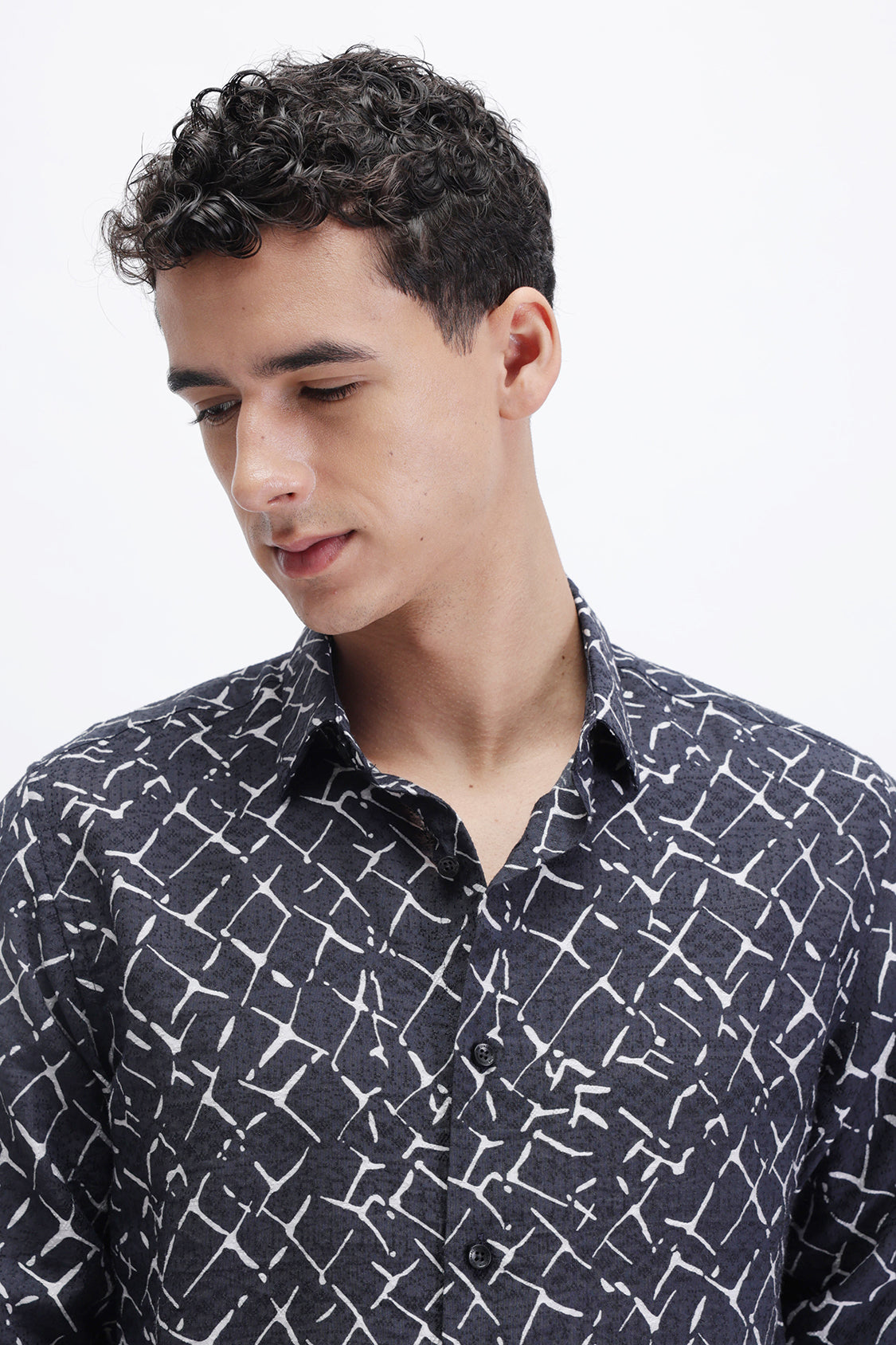 ABSTRACT PRINTED SLIM FIT SHIRT