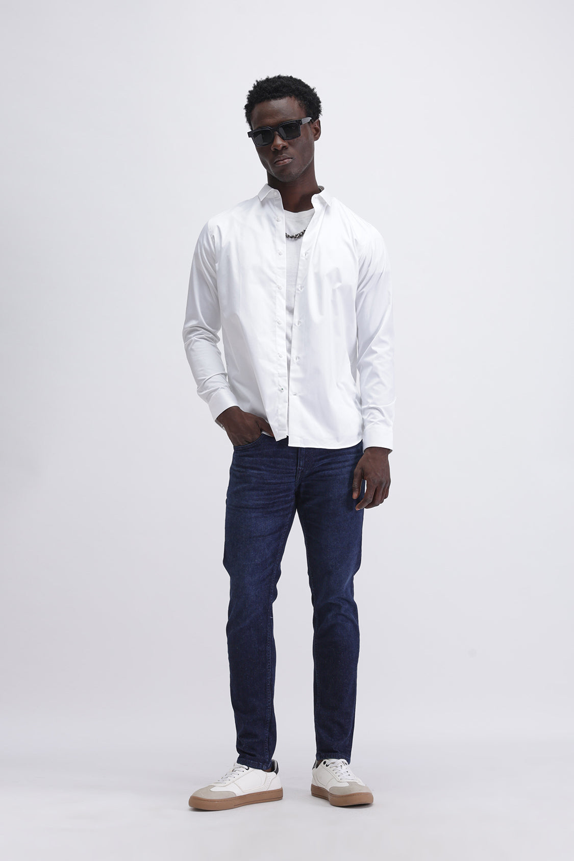 Men Slim Mid Rise Dark Blue Jeans