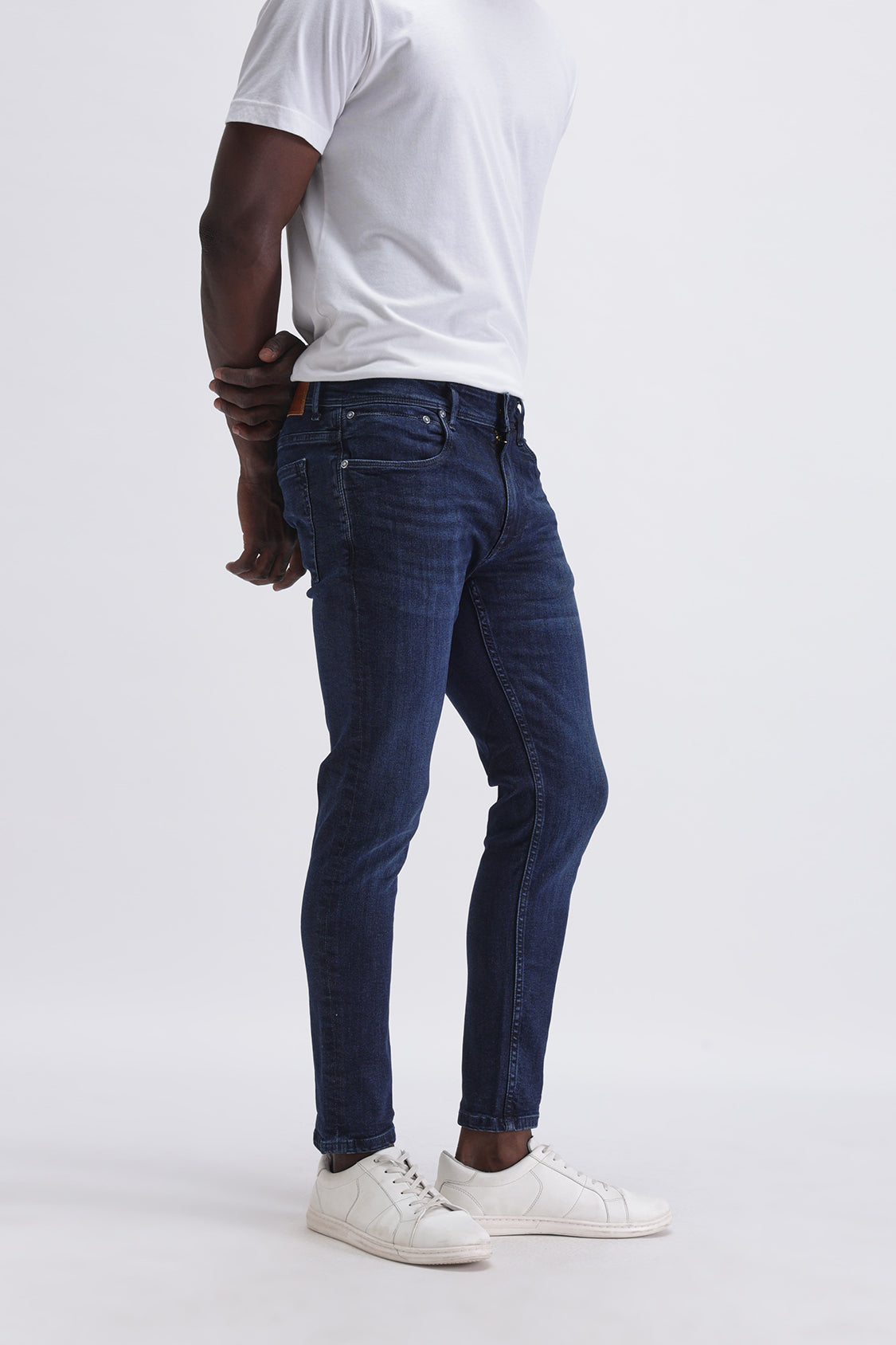 Men Slim Mid Rise Dark Blue Jeans