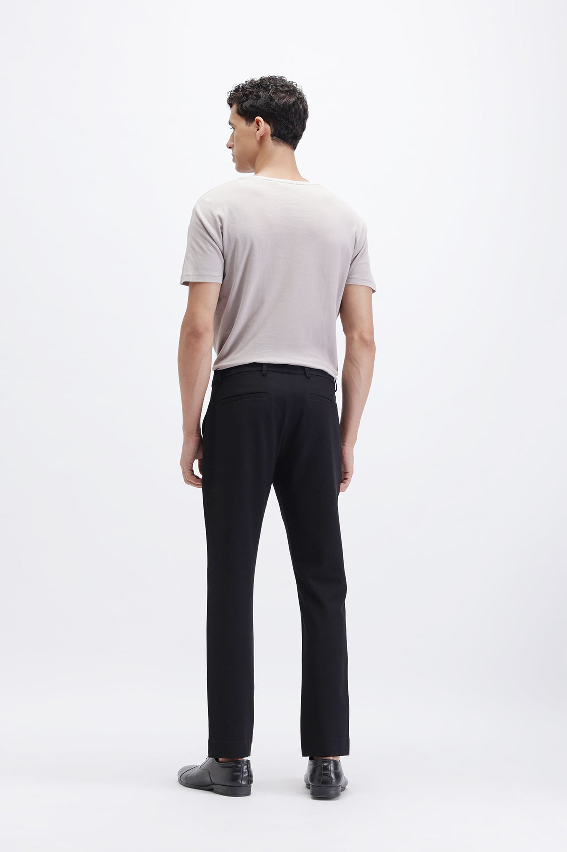 SLIM FIT CLASSIC SOLID TROUSER
