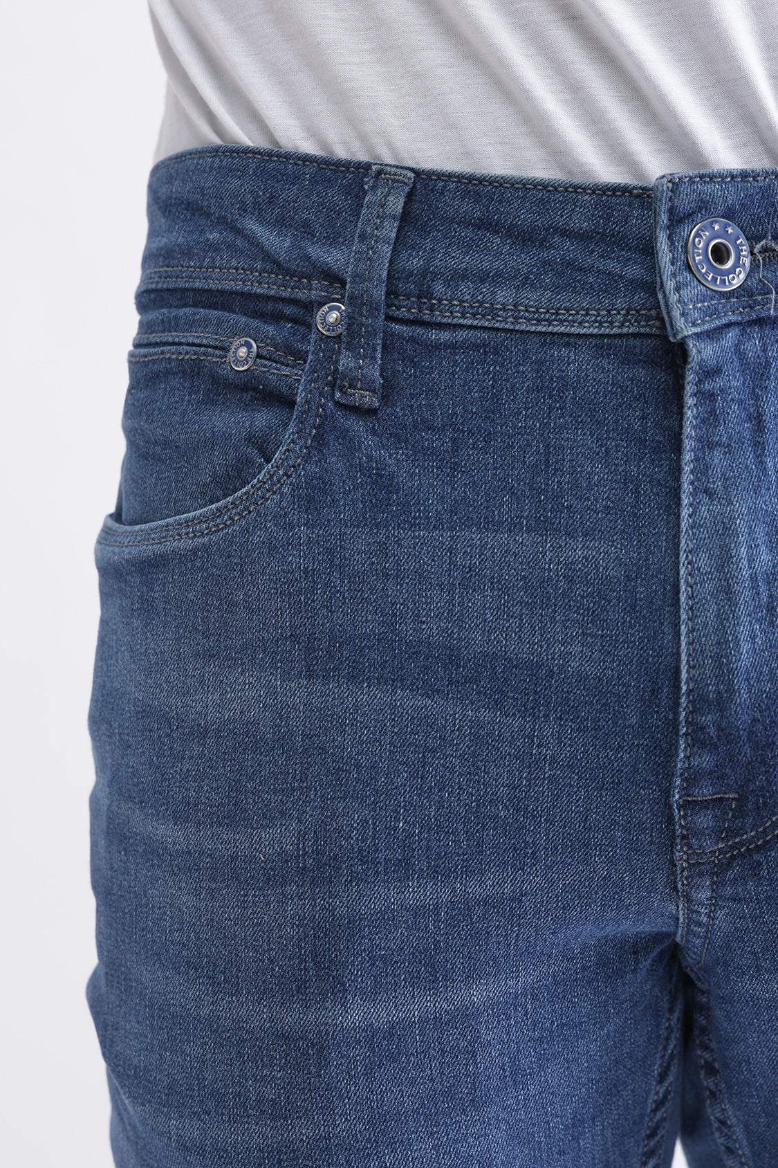 Men Slim Mid Rise Light Blue Jeans